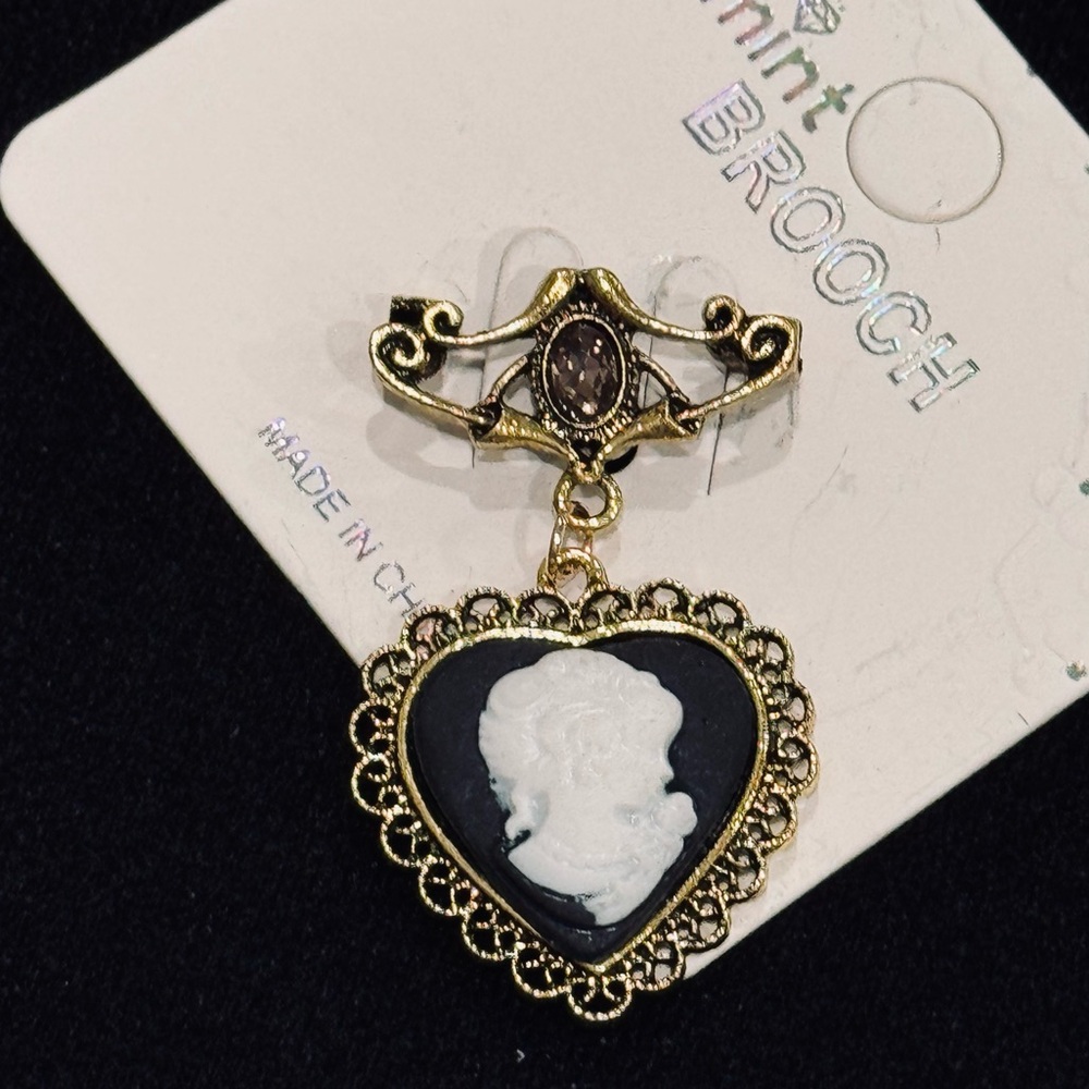 NWT Heart Cameo Drop Brooch Romantic Victorian Style Filigree Pin Topaz